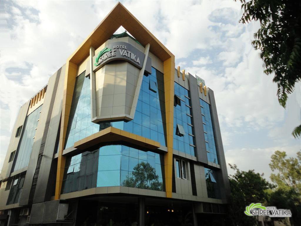 Hotel Shree Vatika Бопал Екстериор снимка