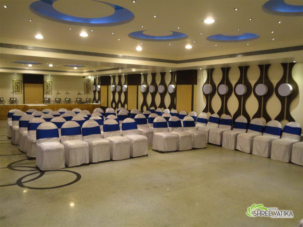 Hotel Shree Vatika Бопал Екстериор снимка
