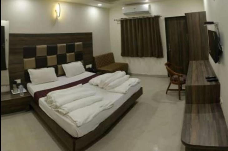 Hotel Shree Vatika Бопал Екстериор снимка