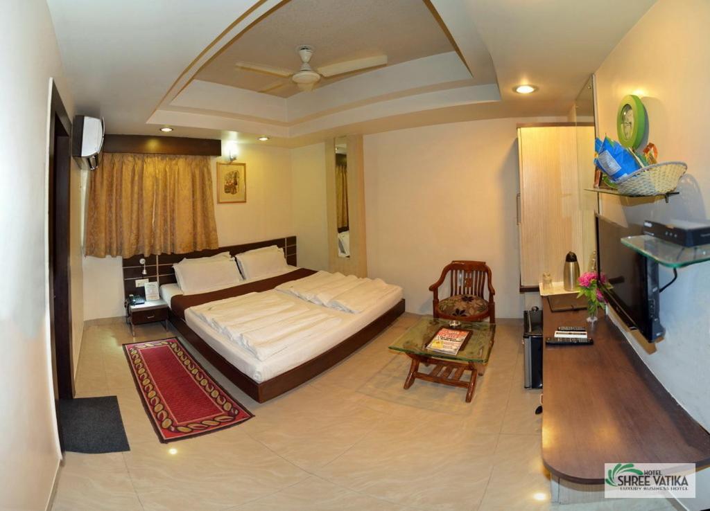 Hotel Shree Vatika Бопал Екстериор снимка