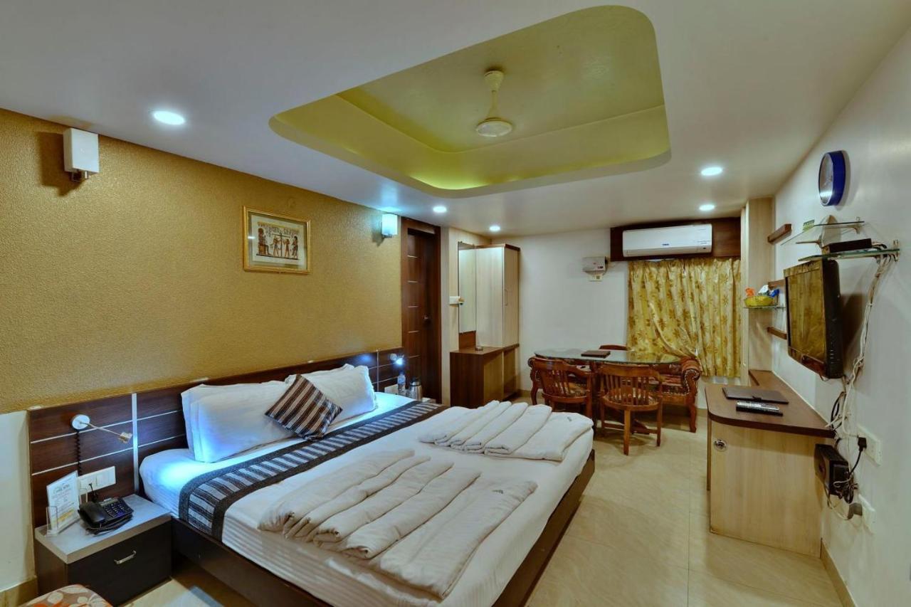 Hotel Shree Vatika Бопал Екстериор снимка